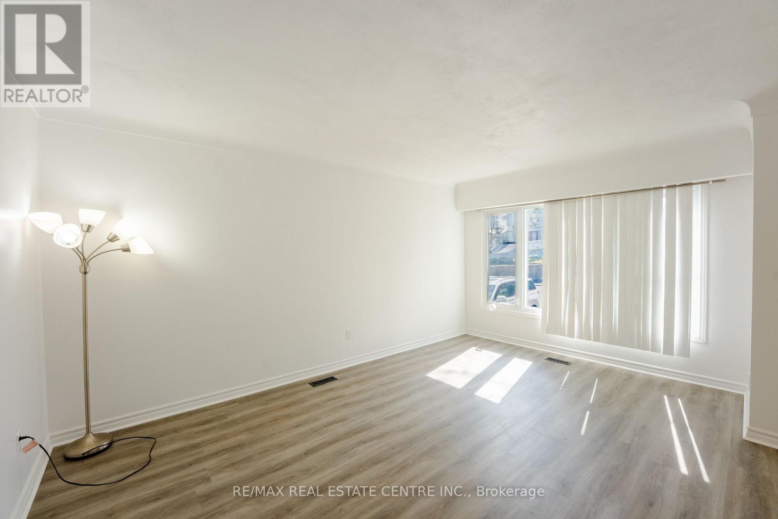 231 Perth Street, Brockville, Ontario  K6V 5E7 - Photo 3 - X12774242