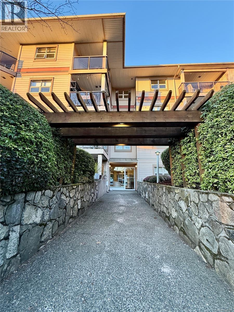 302 1694 Cedar Hill Cross Rd, Saanich, British Columbia  V8P 2P7 - Photo 16 - 1024821