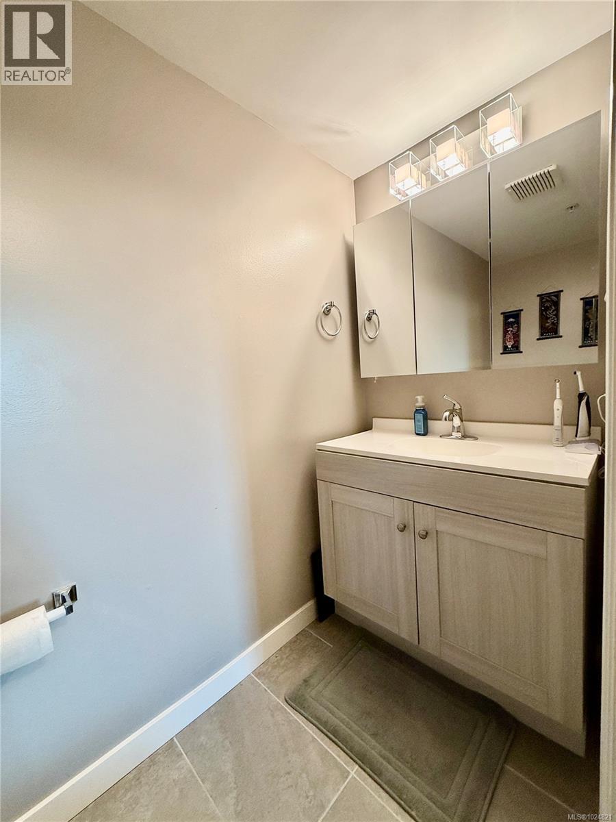 302 1694 Cedar Hill Cross Rd, Saanich, British Columbia  V8P 2P7 - Photo 11 - 1024821