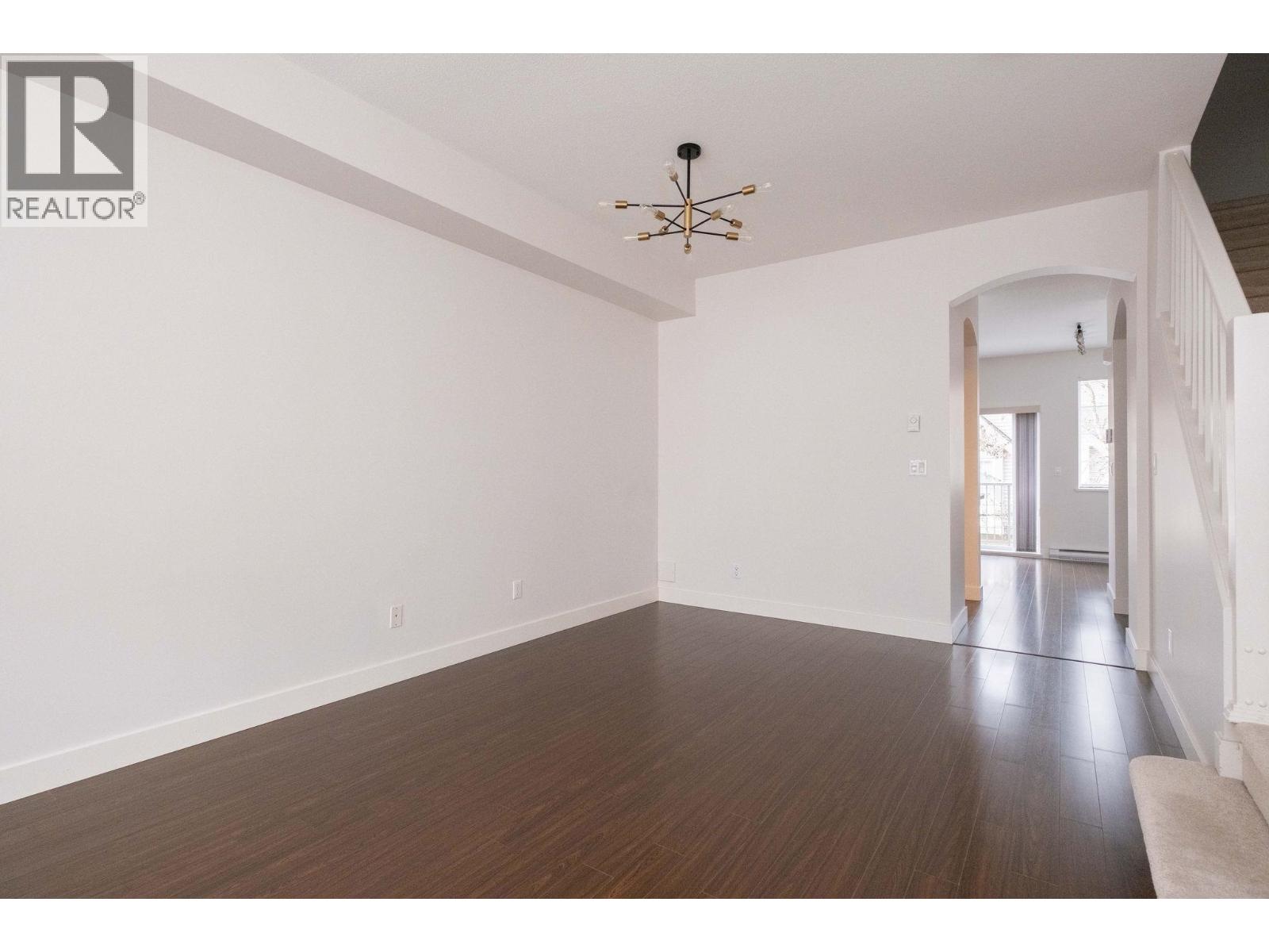 Listing Picture 7 of 33 : 24 8533 CUMBERLAND PLACE, Burnaby / 本拿比 - 魯藝地產 Yvonne Lu Group - MLS Medallion Club Member