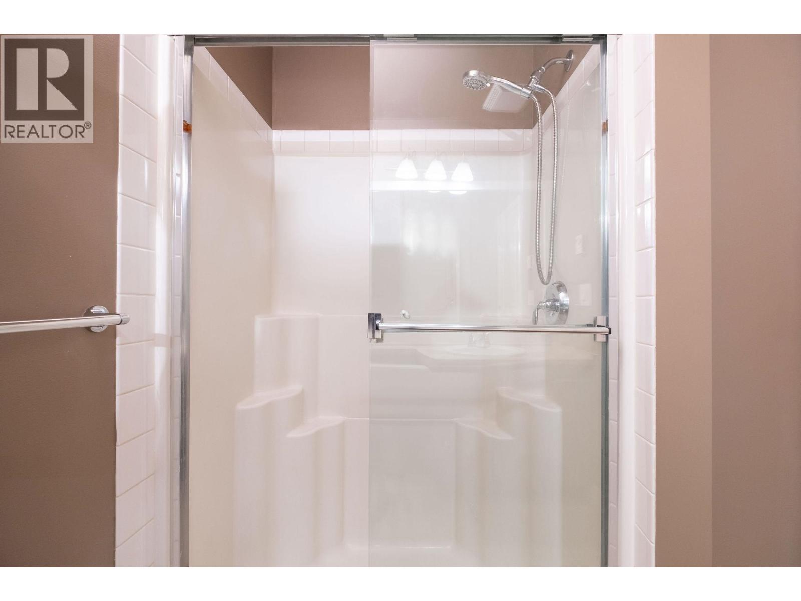 Listing Picture 24 of 33 : 24 8533 CUMBERLAND PLACE, Burnaby / 本拿比 - 魯藝地產 Yvonne Lu Group - MLS Medallion Club Member