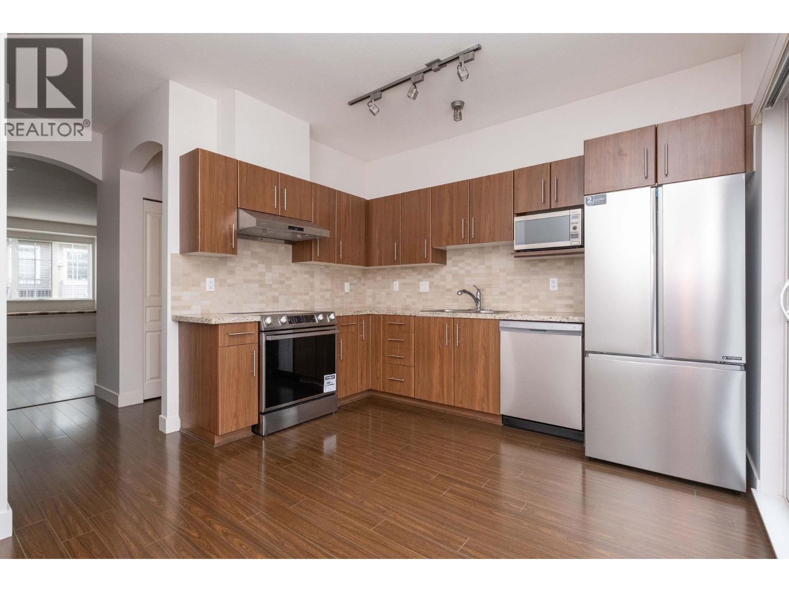 Listing Picture 9 of 33 : 24 8533 CUMBERLAND PLACE, Burnaby / 本拿比 - 魯藝地產 Yvonne Lu Group - MLS Medallion Club Member