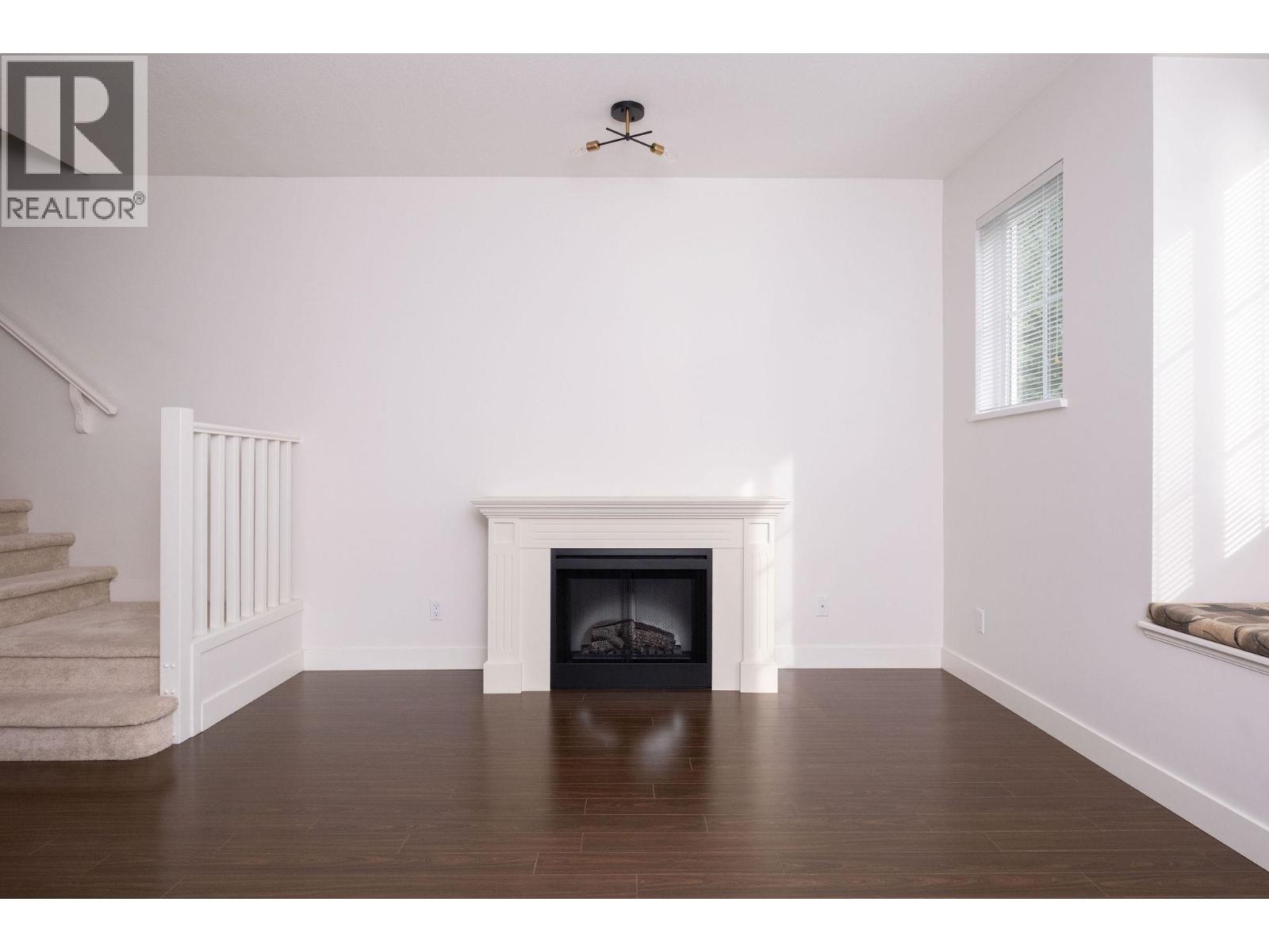 Listing Picture 5 of 33 : 24 8533 CUMBERLAND PLACE, Burnaby / 本拿比 - 魯藝地產 Yvonne Lu Group - MLS Medallion Club Member