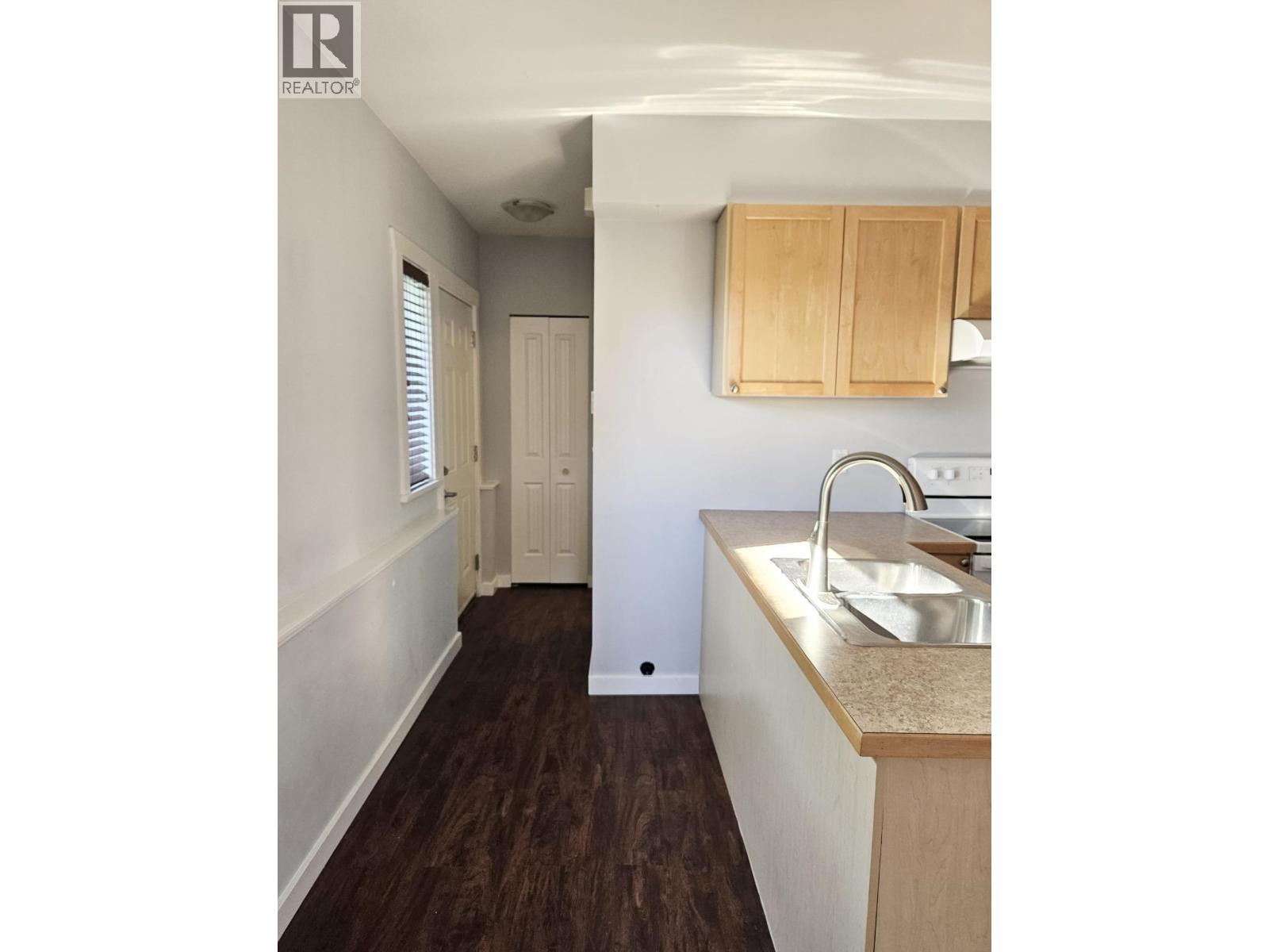 Lower 823 Edinburgh Street, New Westminster, British Columbia  V3M 2V2 - Photo 3 - R3082855