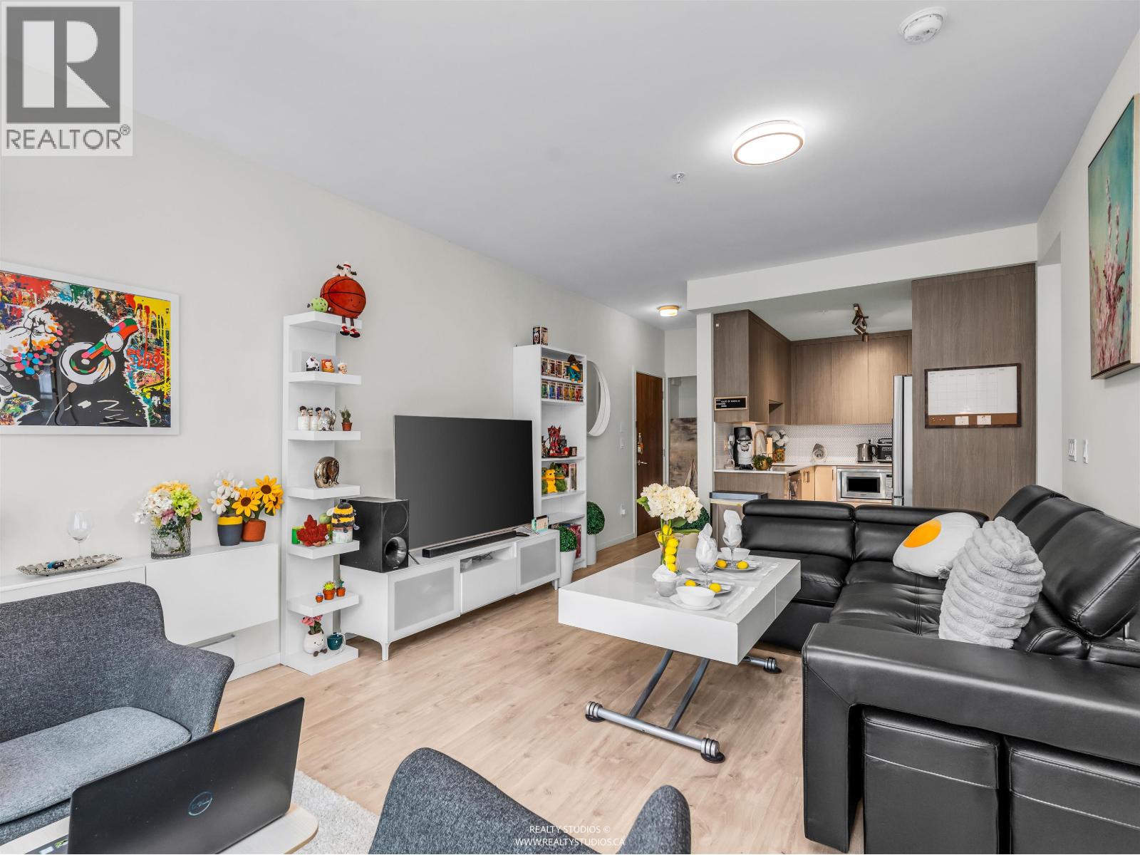 226 6283 Kingsway Avenue, Burnaby, British Columbia  V5J 0H3 - Photo 2 - R3049264