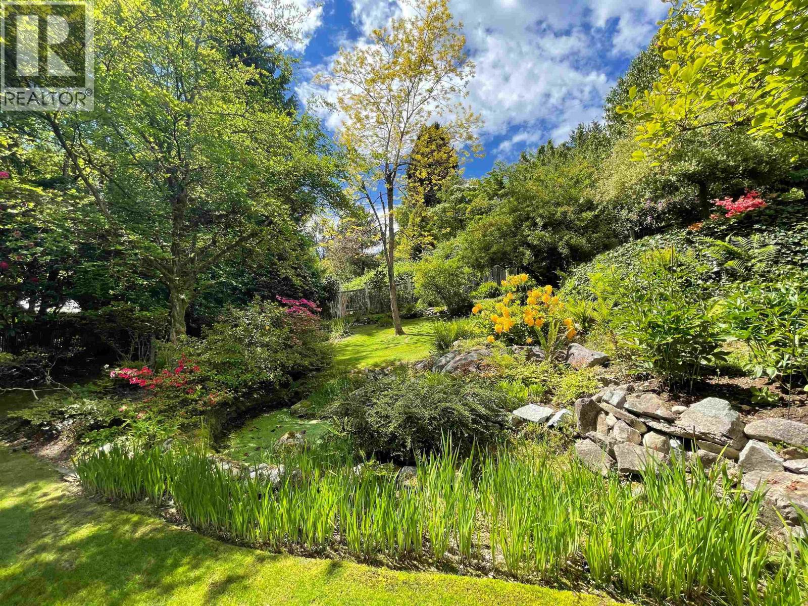 475 Southborough Drive, West Vancouver, British Columbia  V7S 1M4 - Photo 2 - R3088066