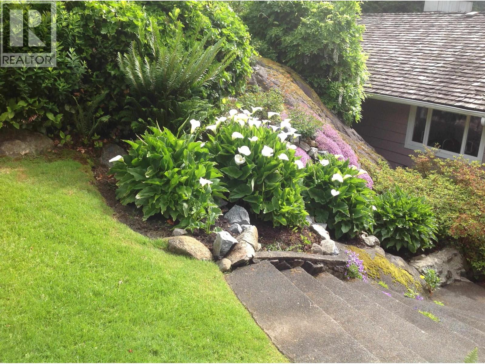 475 Southborough Drive, West Vancouver, British Columbia  V7S 1M4 - Photo 3 - R3088066