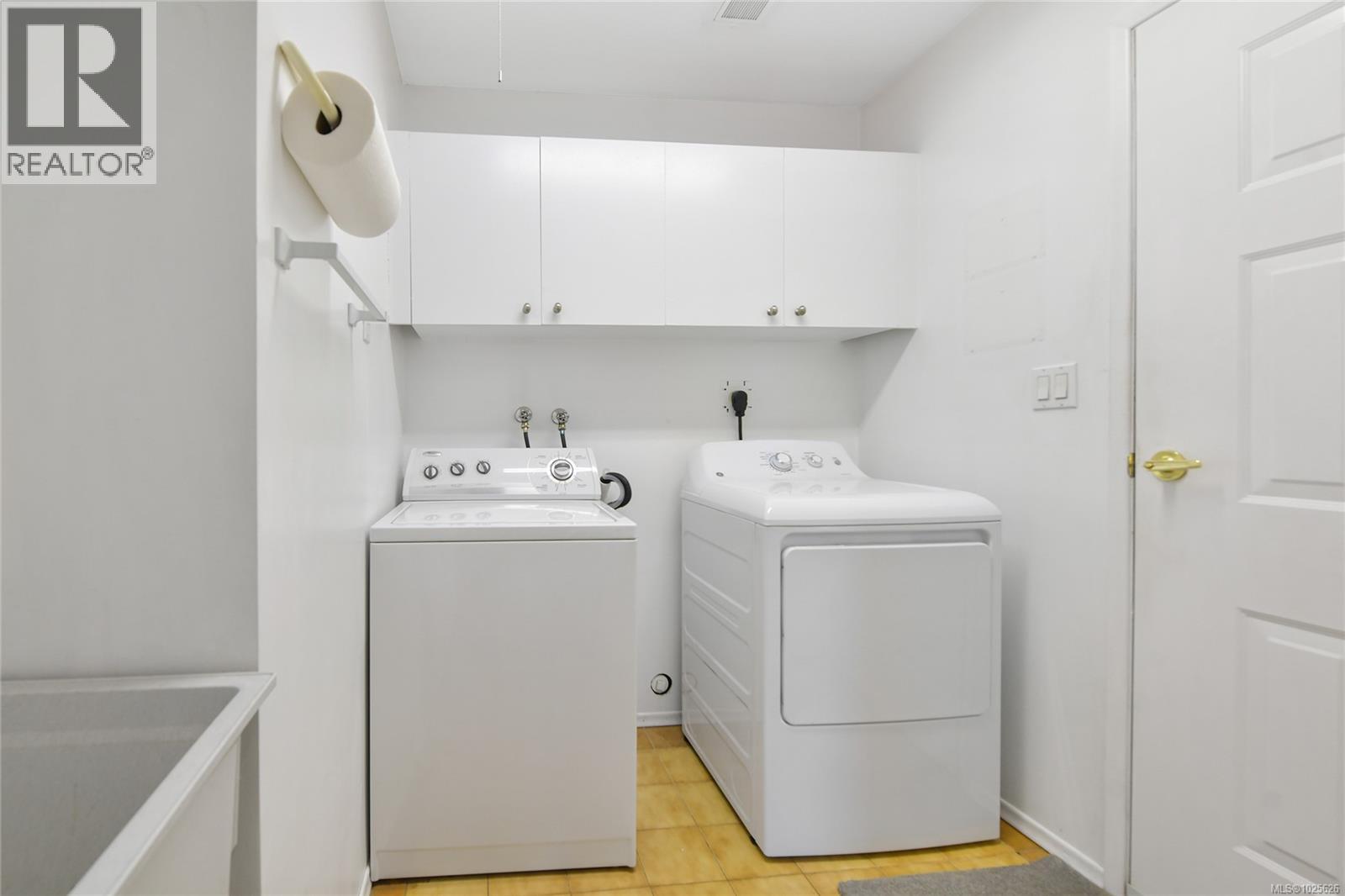 1470 Honeysuckle Pl, North Saanich, British Columbia  V8L 5J8 - Photo 32 - 1025626