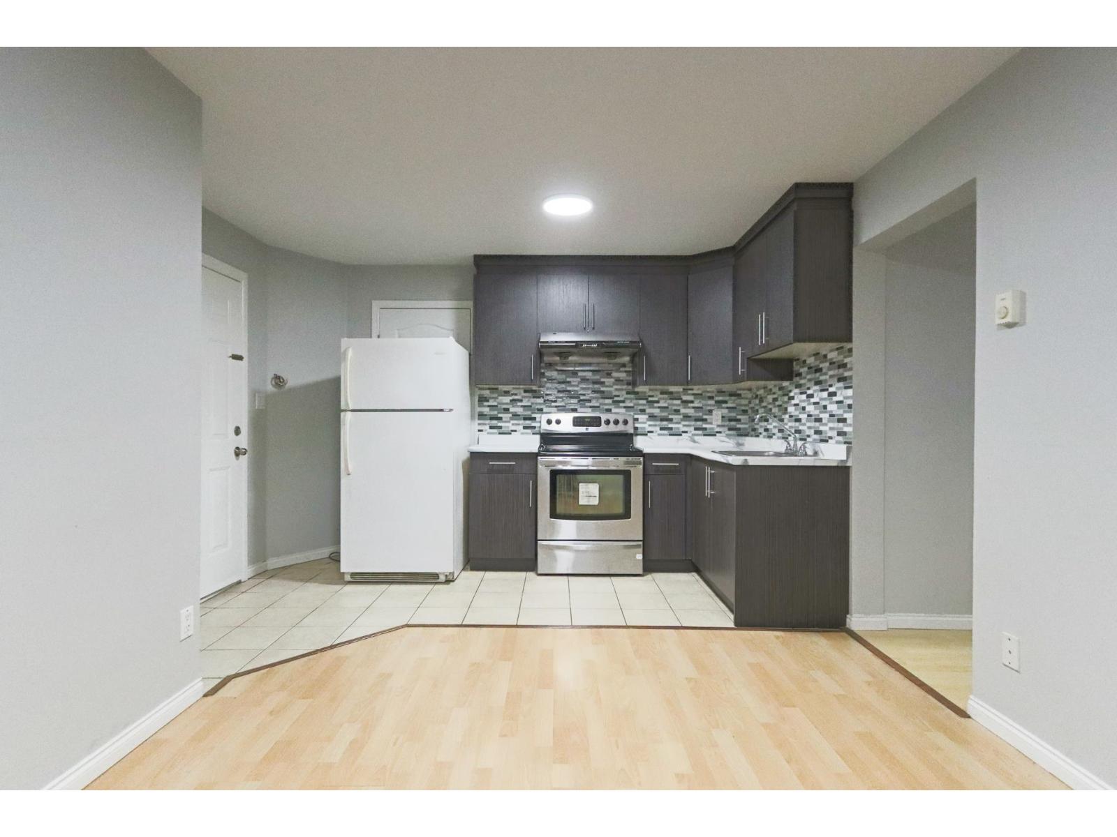 8068 146 Street, Surrey, British Columbia  V3S 9Y5 - Photo 3 - R3088386