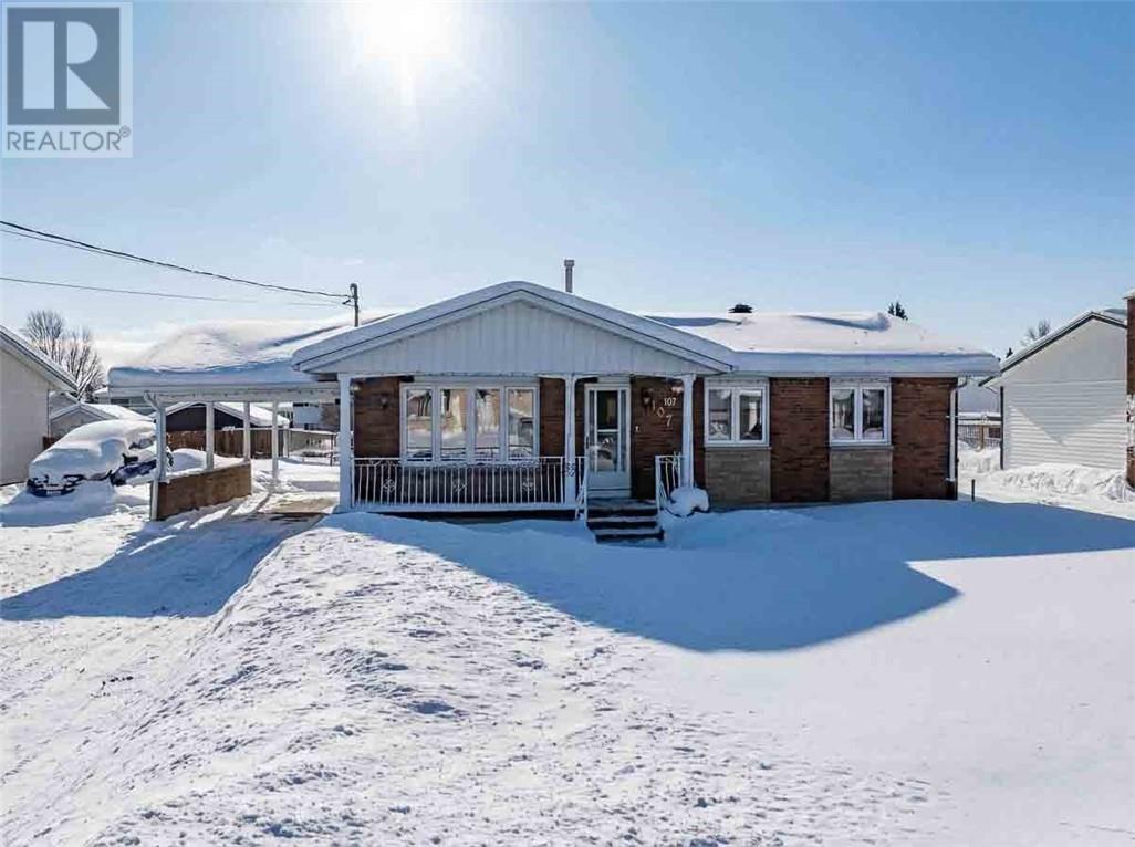107 Vaillancourt Crescent, Chelmsford, Ontario  P0M 1L0 - Photo 1 - 2126247