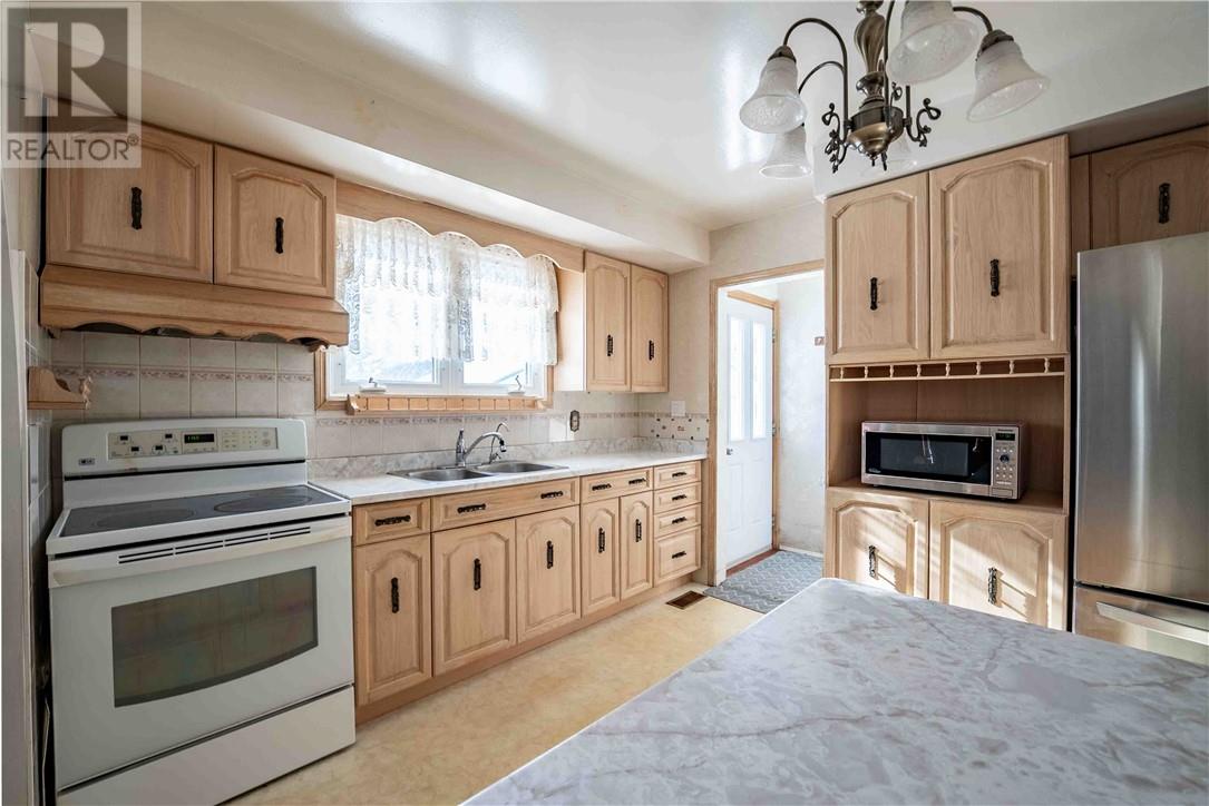 107 Vaillancourt Crescent, Chelmsford, Ontario  P0M 1L0 - Photo 13 - 2126247