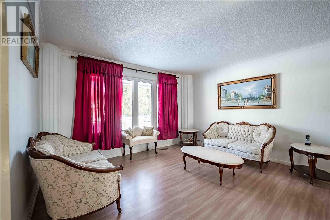 107 Vaillancourt Crescent, Chelmsford, Ontario  P0M 1L0 - Photo 8 - 2126247