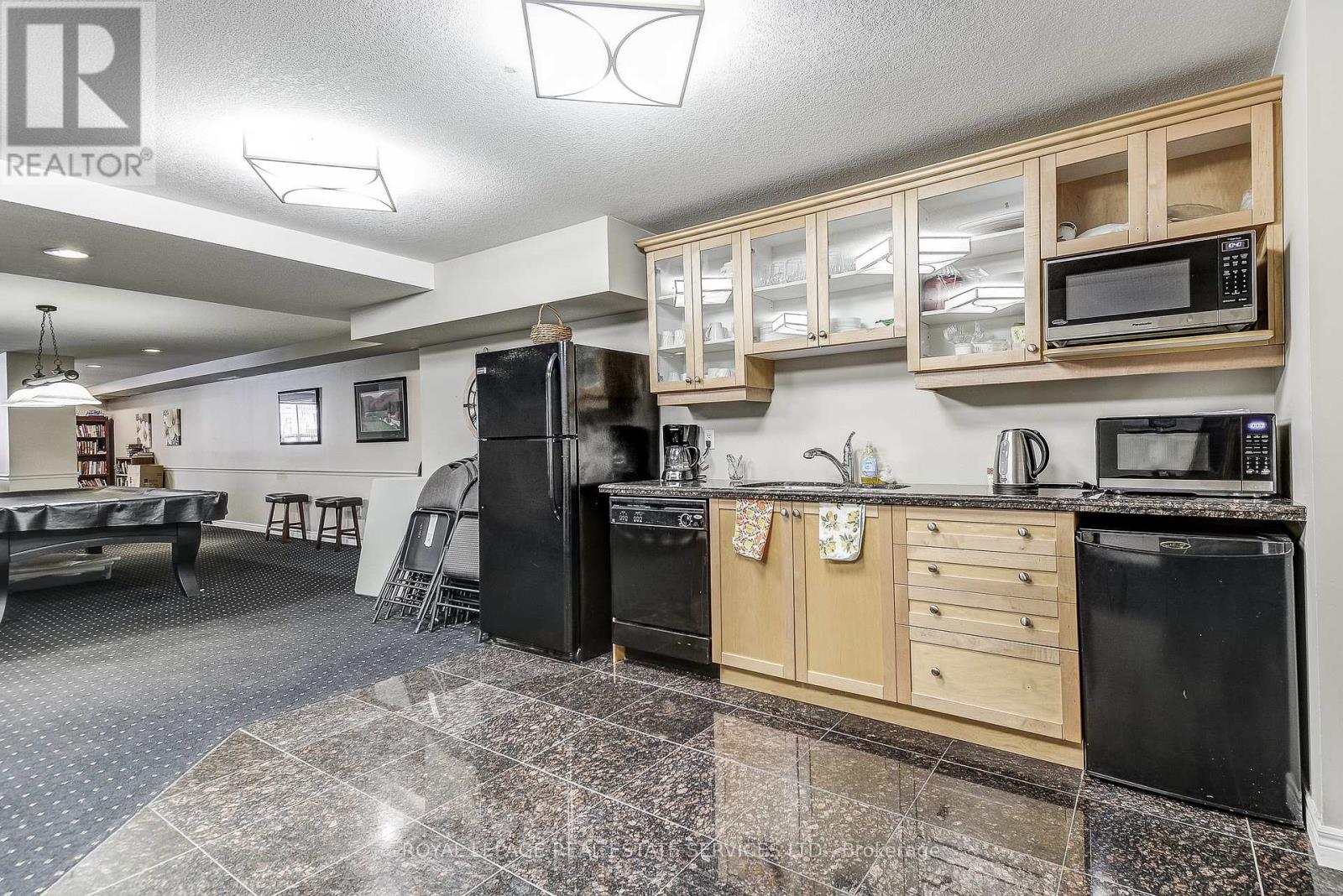 713 - 1998 Ironstone Drive, Burlington, Ontario  L7L 7P7 - Photo 35 - W12772110