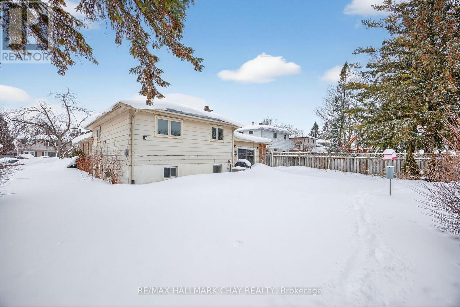 15 Curtiss Court, Barrie, Ontario  L4M 2M6 - Photo 7 - S12723288