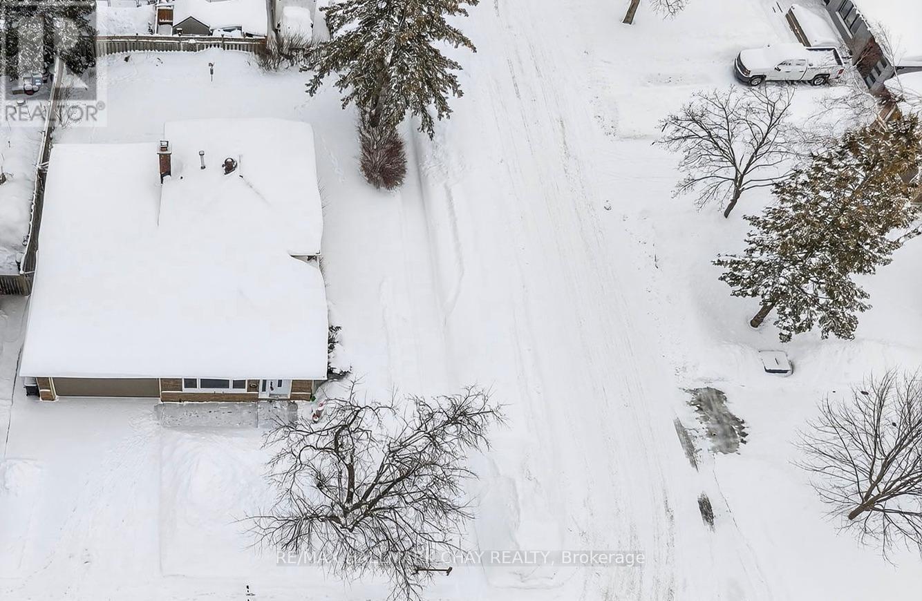 15 Curtiss Court, Barrie, Ontario  L4M 2M6 - Photo 5 - S12723288
