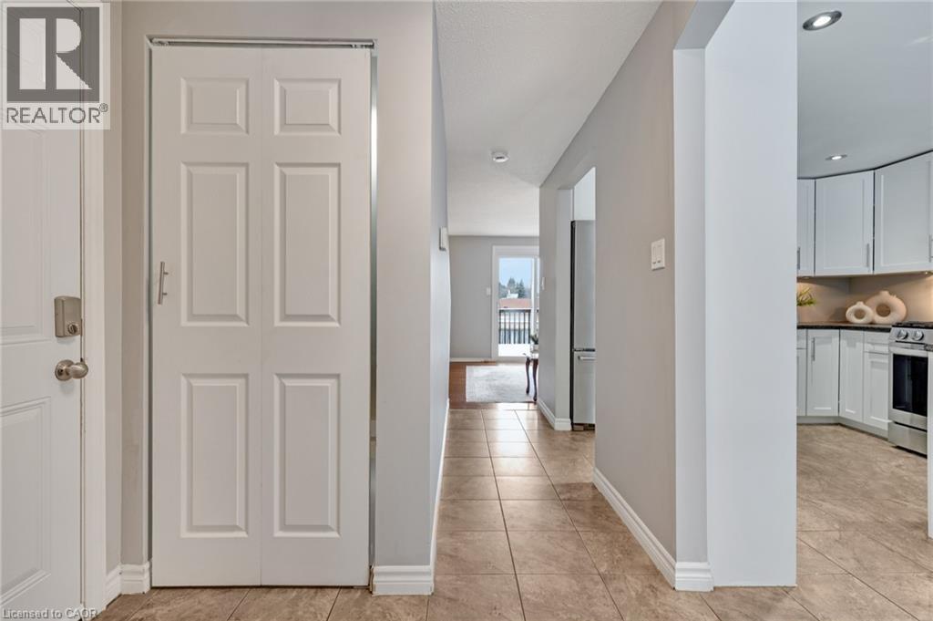 34 Rosebank Crescent, Kitchener, Ontario  N2E 2R4 - Photo 3 - 40804101