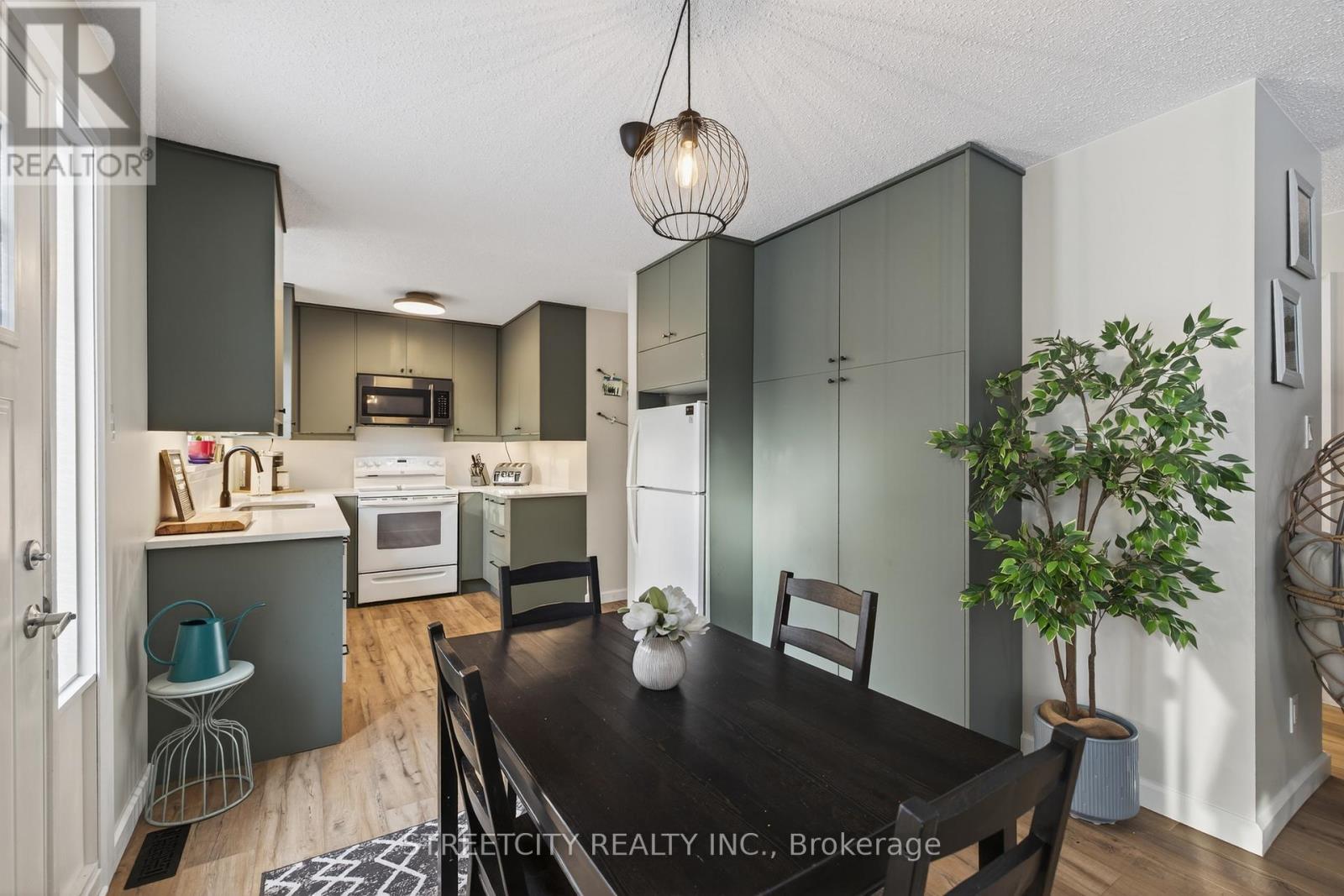 282 Homestead Crescent, London North, Ontario  N6G 2E5 - Photo 10 - X12774318