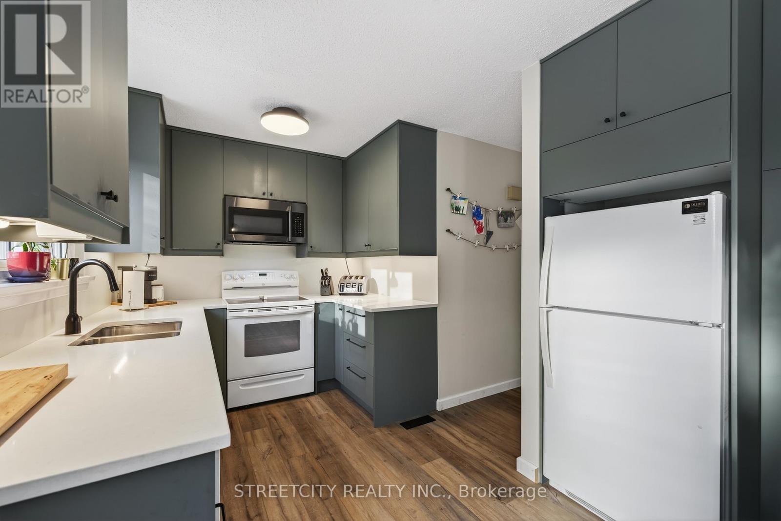 282 Homestead Crescent, London North, Ontario  N6G 2E5 - Photo 12 - X12774318