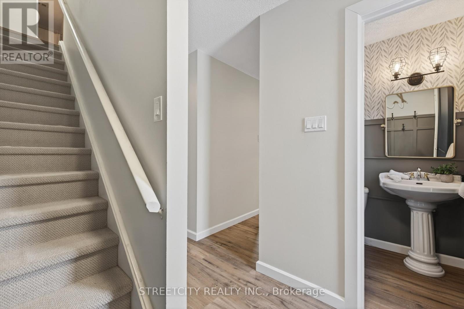 282 Homestead Crescent, London North, Ontario  N6G 2E5 - Photo 4 - X12774318