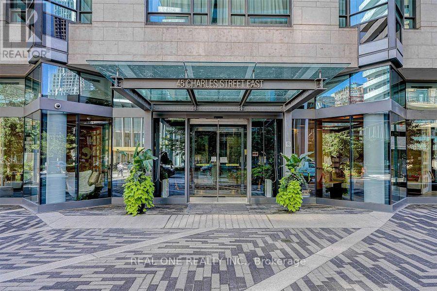 812 - 45 Charles Street E, Toronto (Church-Yonge Corridor), Ontario  M4Y 0B8 - Photo 2 - C12774282