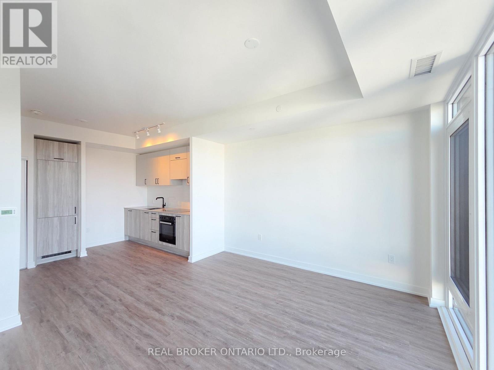 1108 - 1 Quarrington Lane, Toronto, Ontario  M3C 0S4 - Photo 6 - C12774286