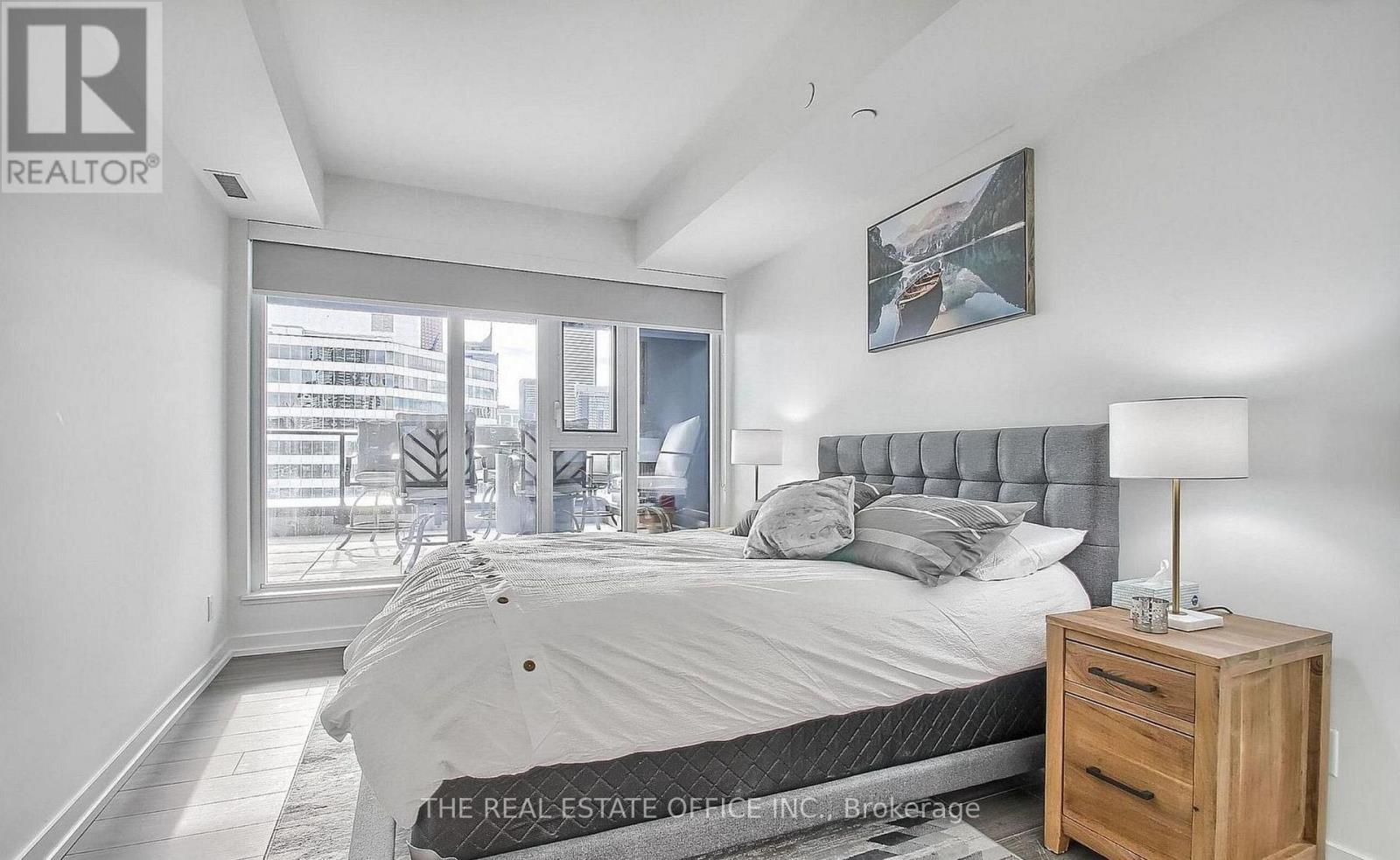 2903 - 20 Edward Street, Toronto (Bay Street Corridor), Ontario  M5G 0C5 - Photo 11 - C12774296