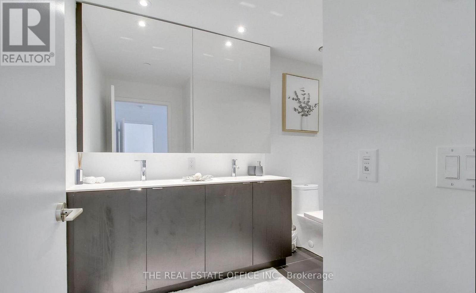 2903 - 20 Edward Street, Toronto (Bay Street Corridor), Ontario  M5G 0C5 - Photo 15 - C12774296