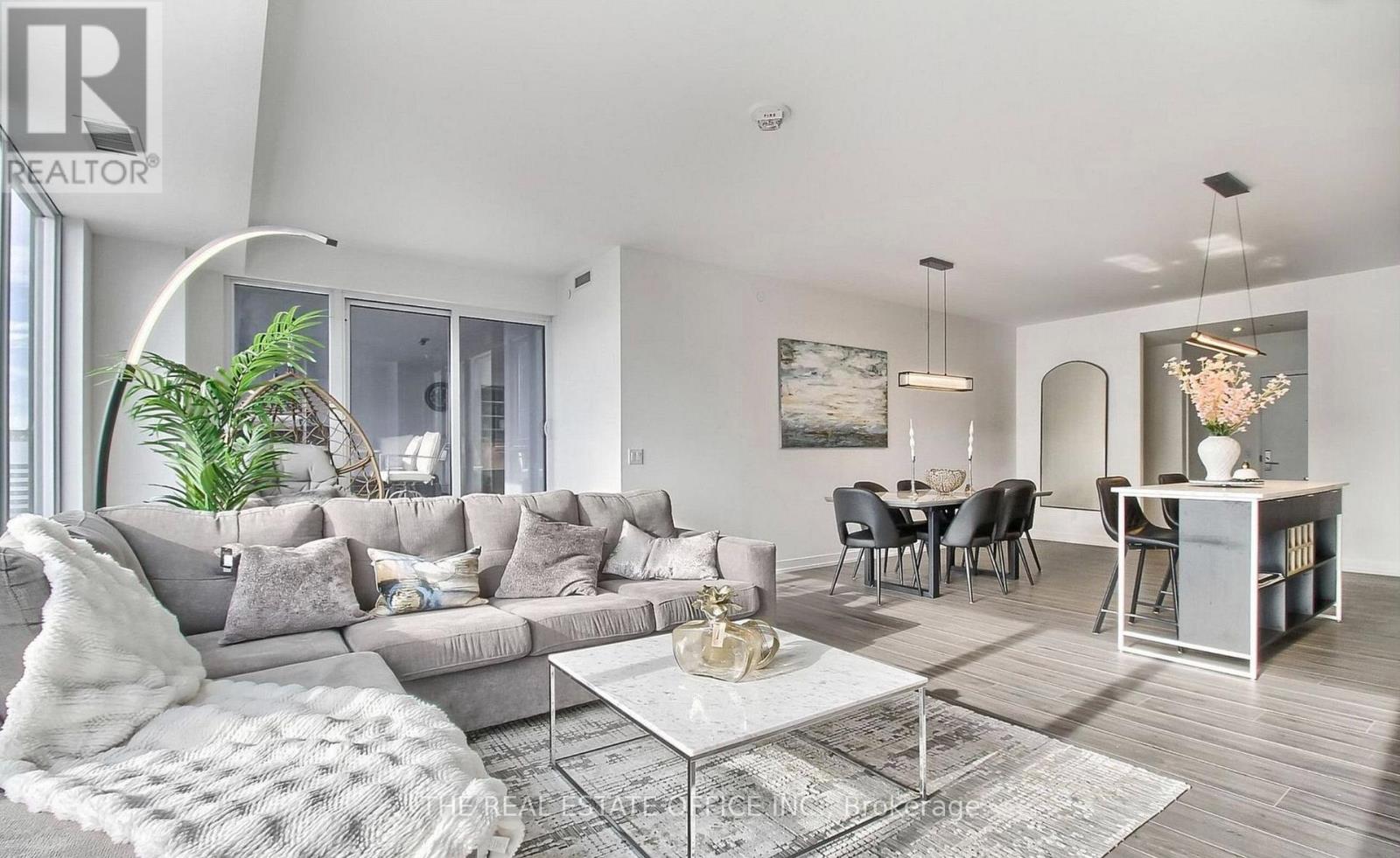 2903 - 20 Edward Street, Toronto (Bay Street Corridor), Ontario  M5G 0C5 - Photo 2 - C12774296