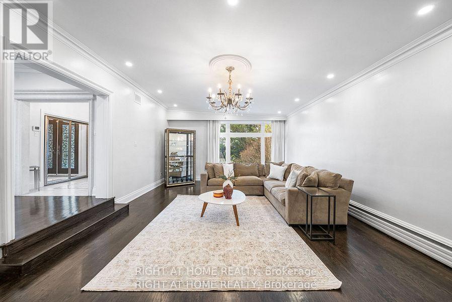 40 Heathview Avenue, Toronto, Ontario  M2K 2C1 - Photo 8 - C12774310