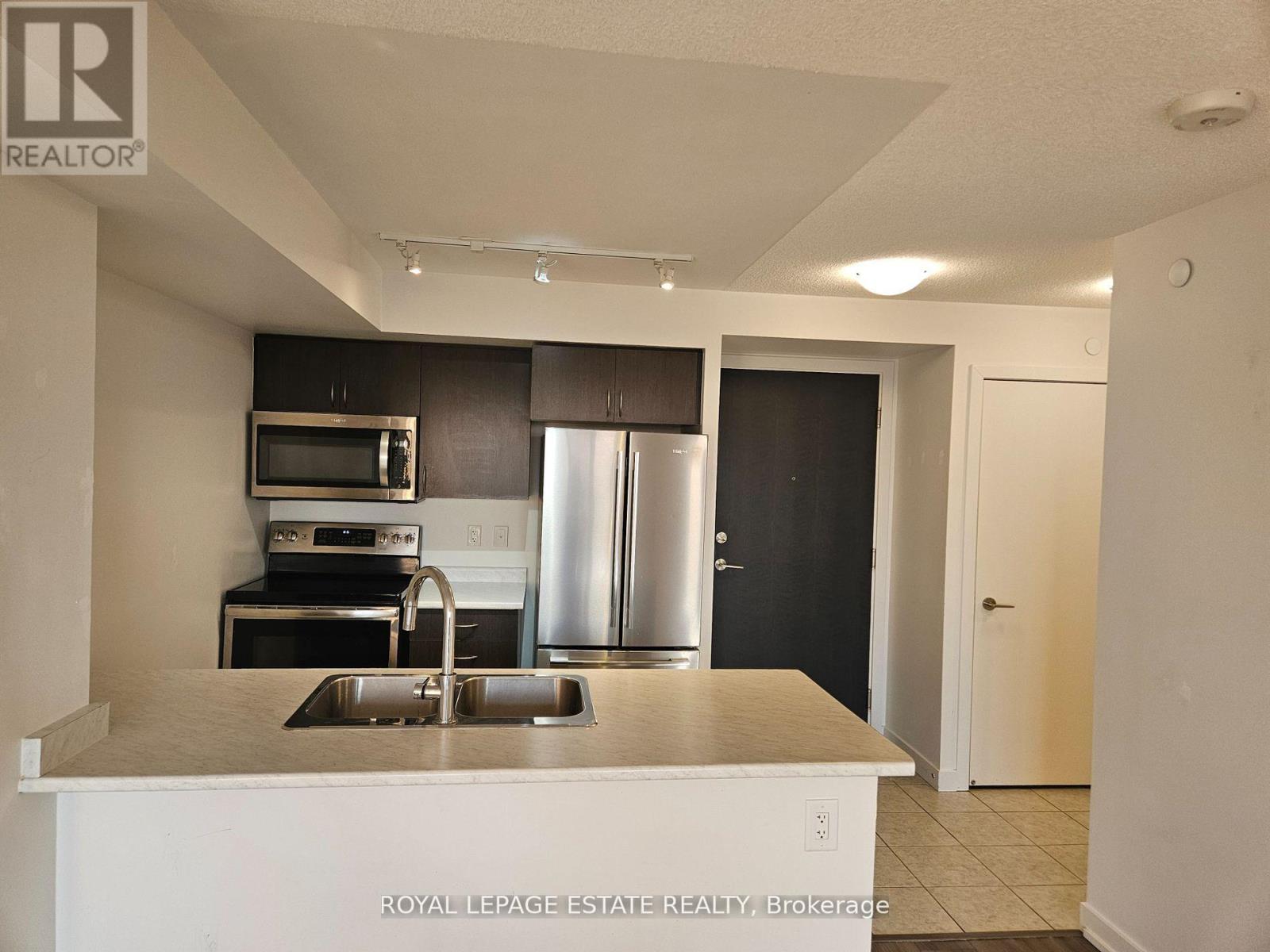 722 - 8 Trent Avenue, Toronto, Ontario  M4C 0A6 - Photo 4 - E12774314