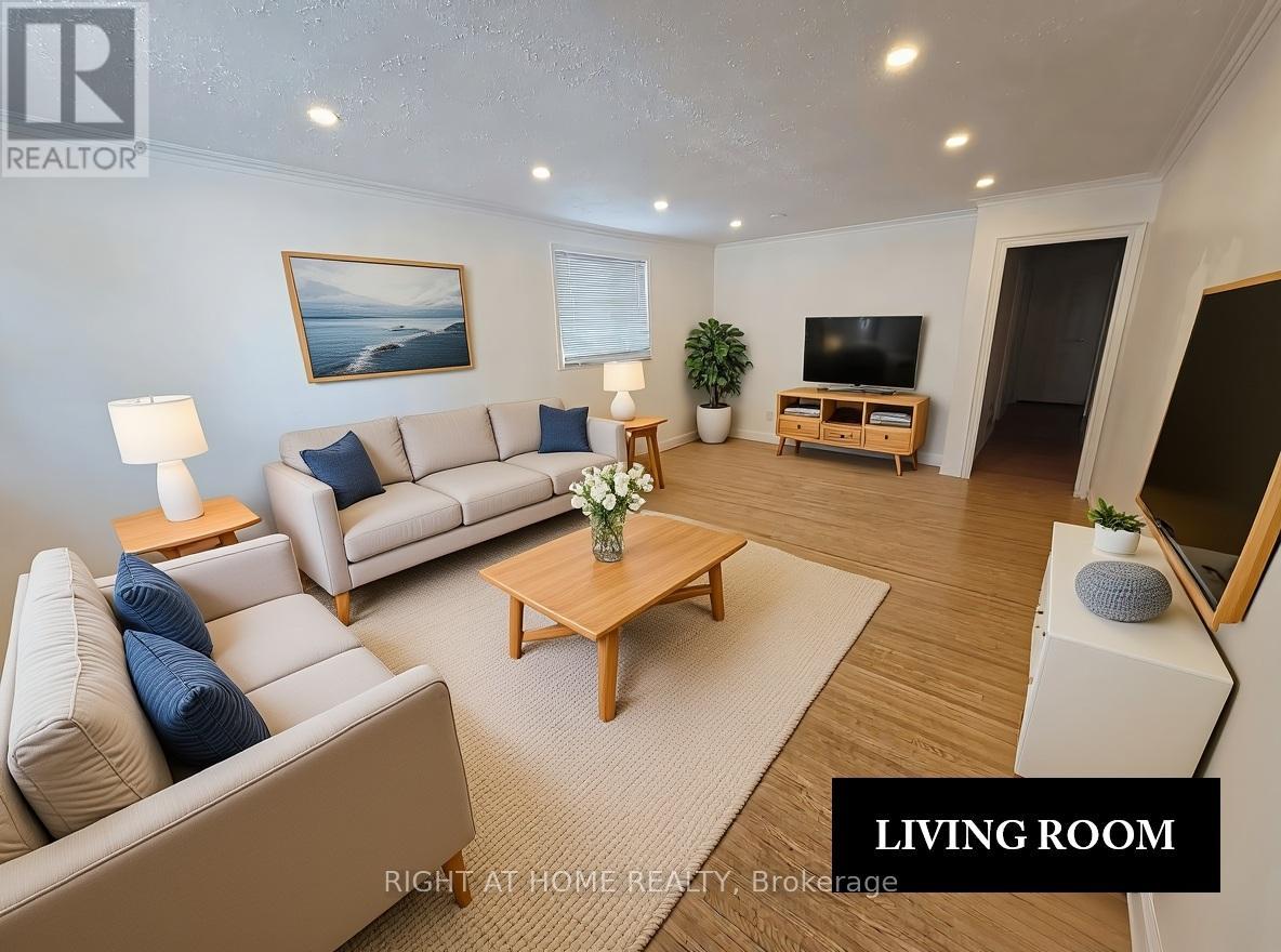 Main - 744 Botany Hill Crescent, Newmarket, Ontario  L3Y 3A8 - Photo 2 - N12774278