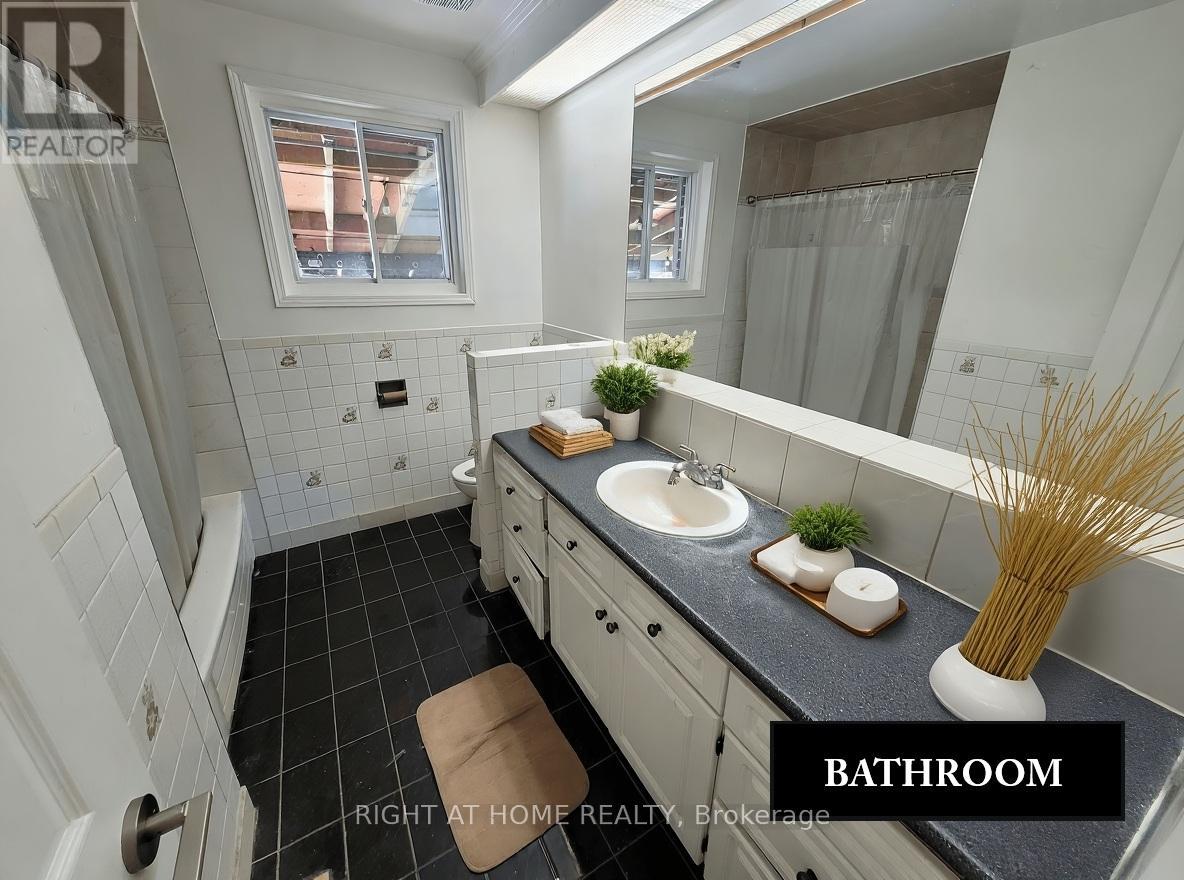 Main - 744 Botany Hill Crescent, Newmarket, Ontario  L3Y 3A8 - Photo 7 - N12774278