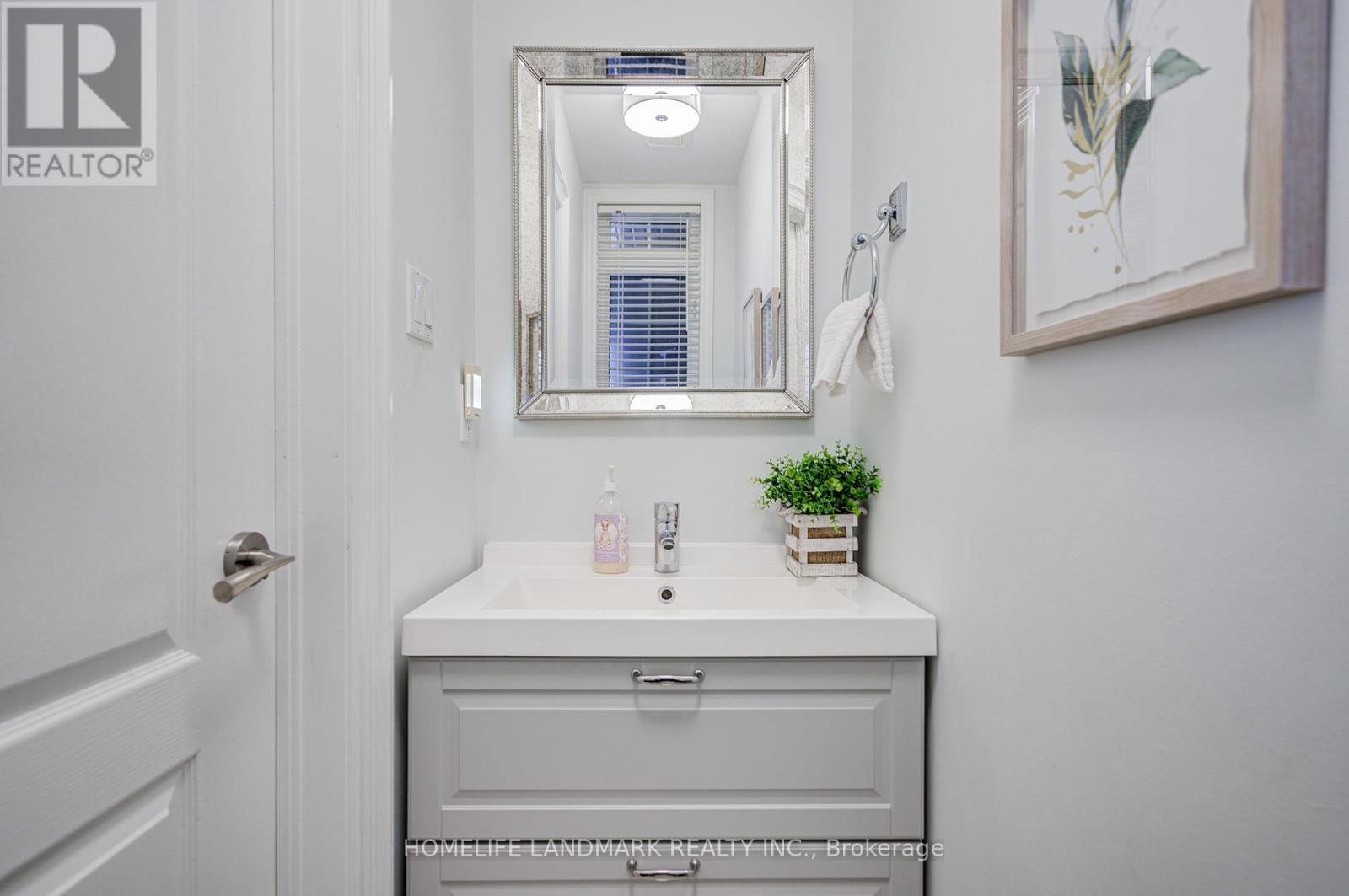 16 Gauguin Avenue, Vaughan, Ontario  L4J 9J7 - Photo 3 - N12774326