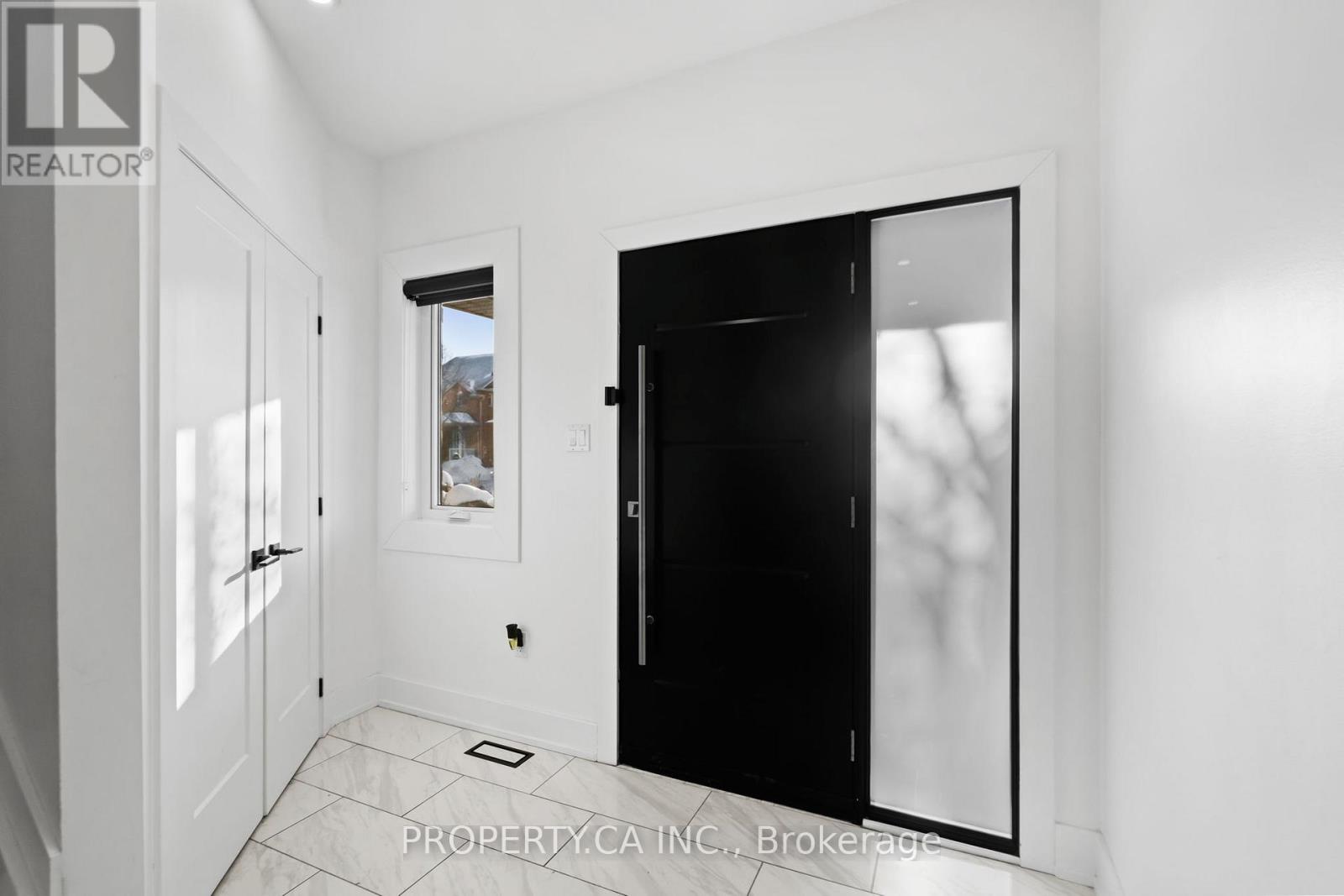 44 Andrew Hill Drive, Vaughan, Ontario  L4H 0H3 - Photo 3 - N12774328