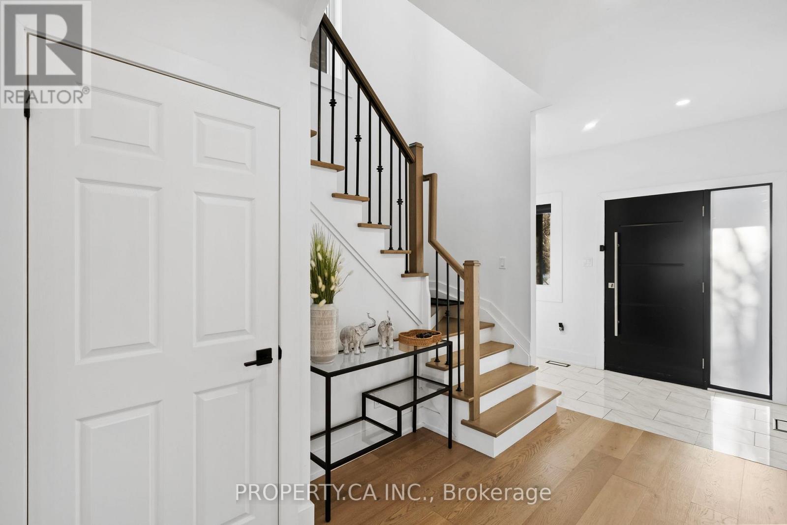 44 Andrew Hill Drive, Vaughan, Ontario  L4H 0H3 - Photo 5 - N12774328