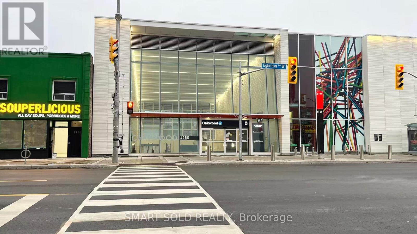 Main Flr + Bsmt - 1590 Eglinton Avenue W, Toronto, Ontario  M6E 2G8 - Photo 2 - W12774274