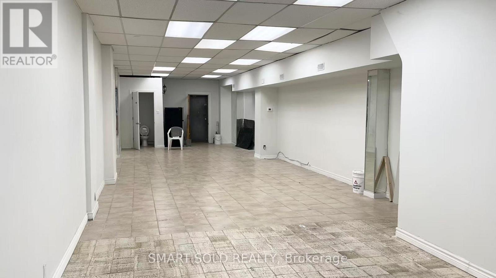 Main Flr + Bsmt - 1590 Eglinton Avenue W, Toronto, Ontario  M6E 2G8 - Photo 3 - W12774274