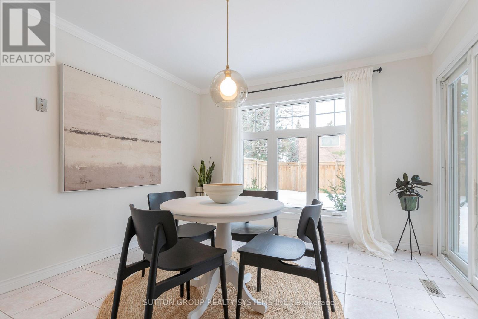 1135 Manor Road, Oakville, Ontario  L6M 1G3 - Photo 12 - W12774292