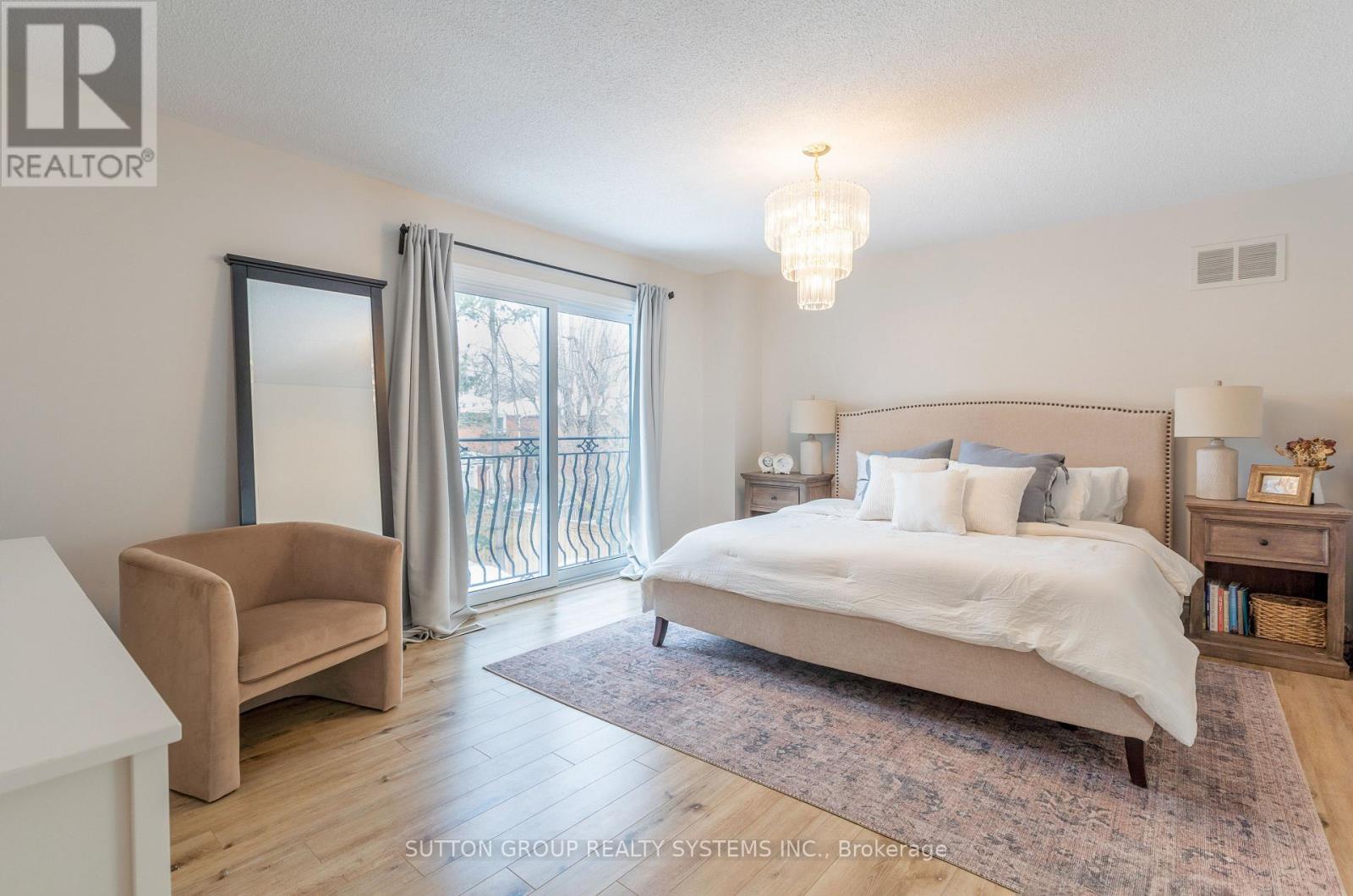 1135 Manor Road, Oakville, Ontario  L6M 1G3 - Photo 17 - W12774292