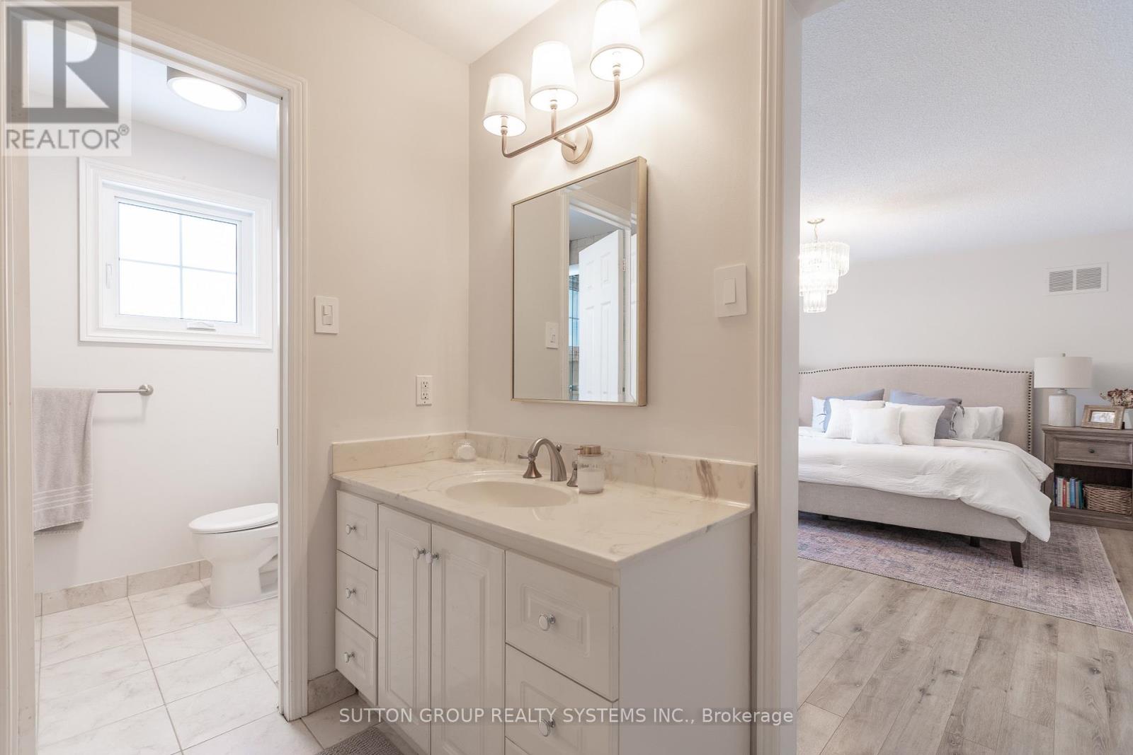 1135 Manor Road, Oakville, Ontario  L6M 1G3 - Photo 19 - W12774292