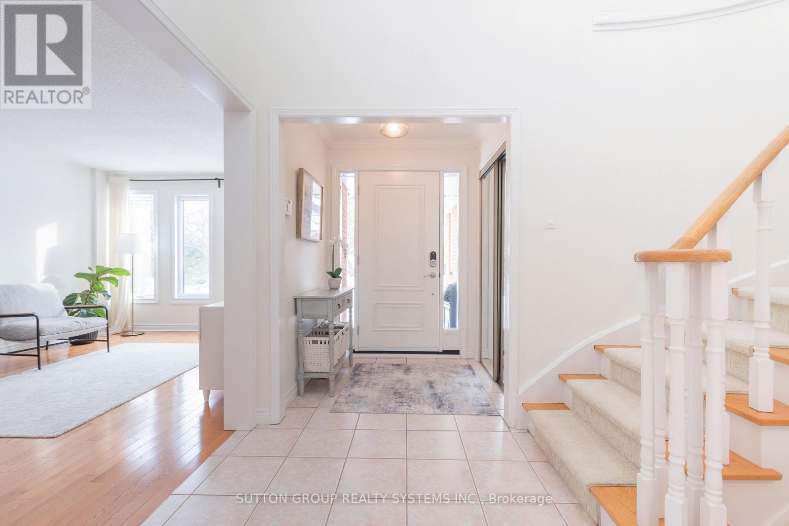 1135 Manor Road, Oakville, Ontario  L6M 1G3 - Photo 2 - W12774292