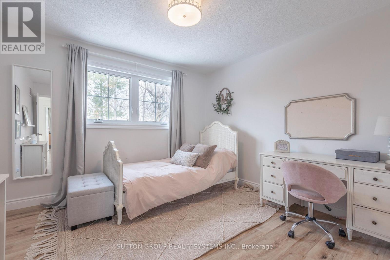 1135 Manor Road, Oakville, Ontario  L6M 1G3 - Photo 22 - W12774292