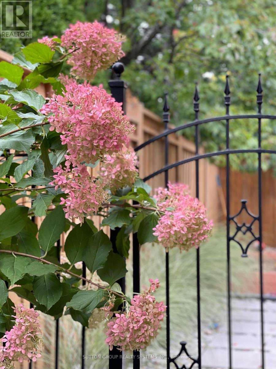 1135 Manor Road, Oakville, Ontario  L6M 1G3 - Photo 33 - W12774292