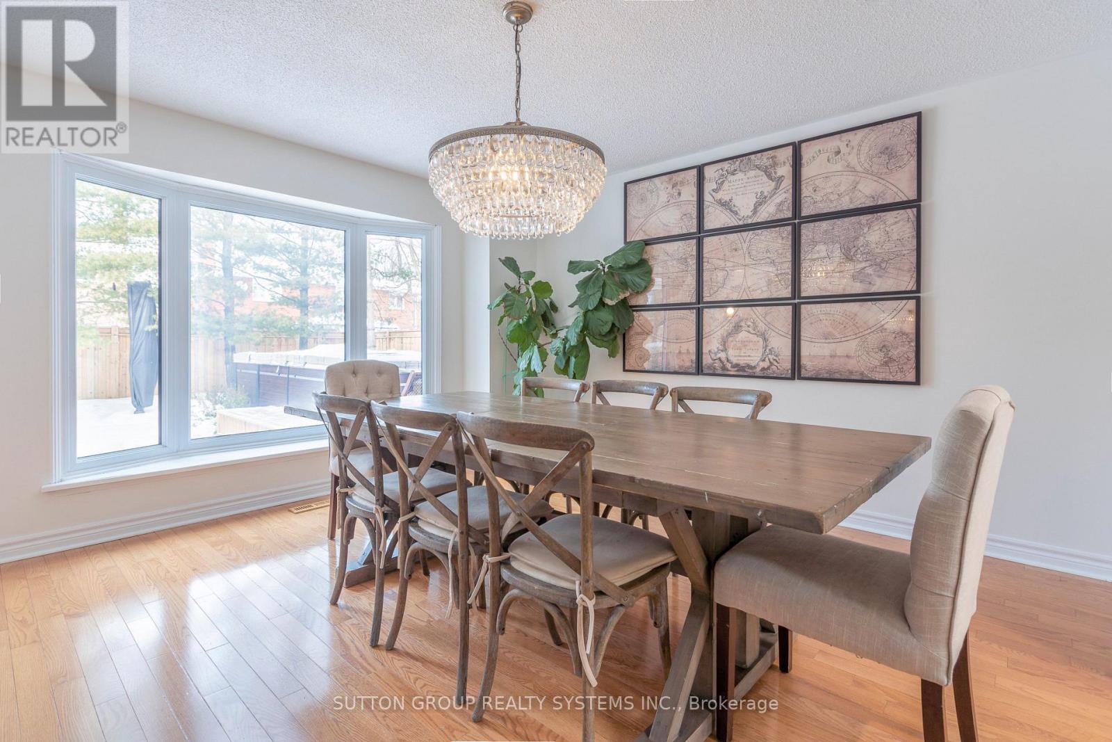 1135 Manor Road, Oakville, Ontario  L6M 1G3 - Photo 9 - W12774292