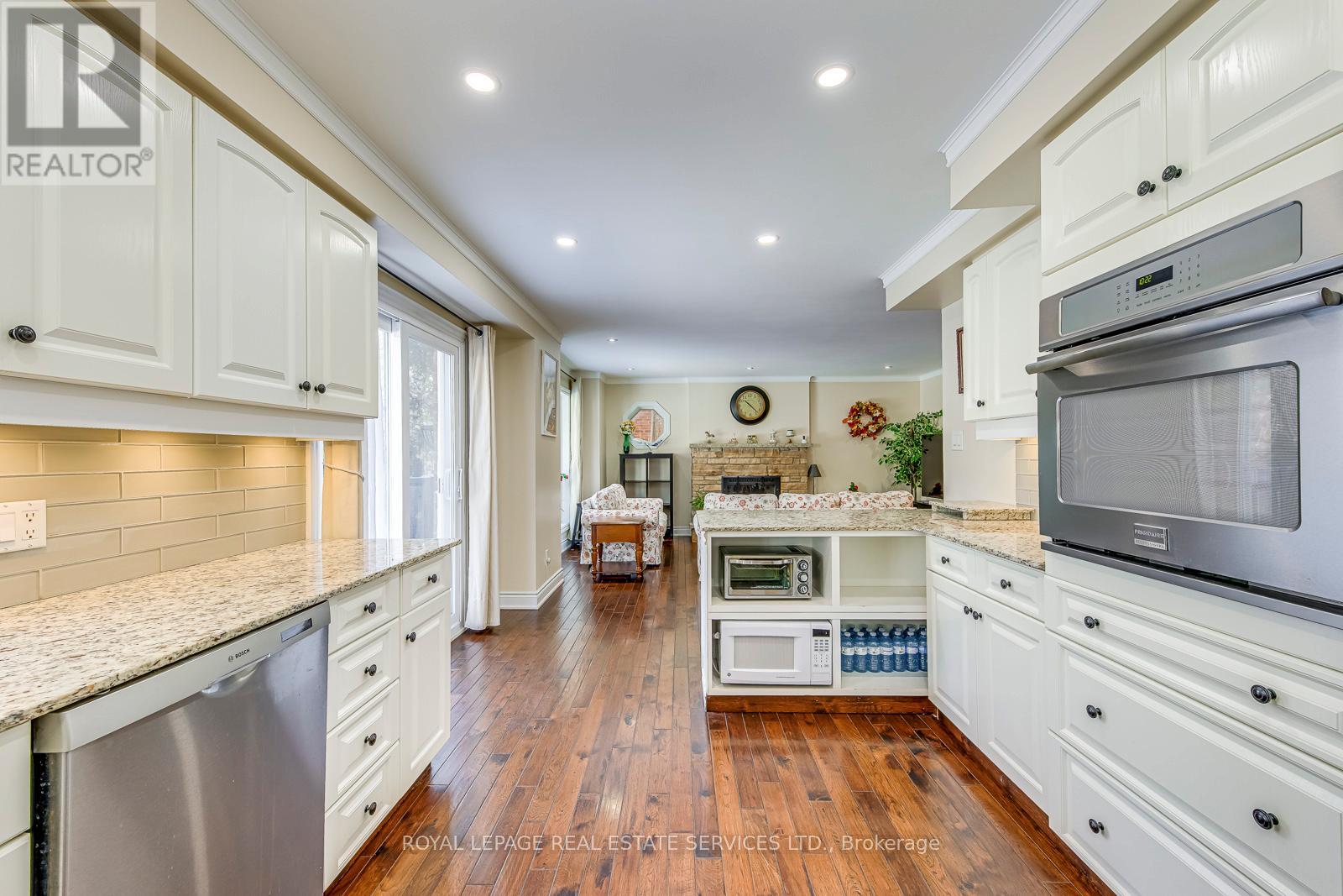 1462 Grand Boulevard, Oakville, Ontario  L6H 3E6 - Photo 16 - W12774316