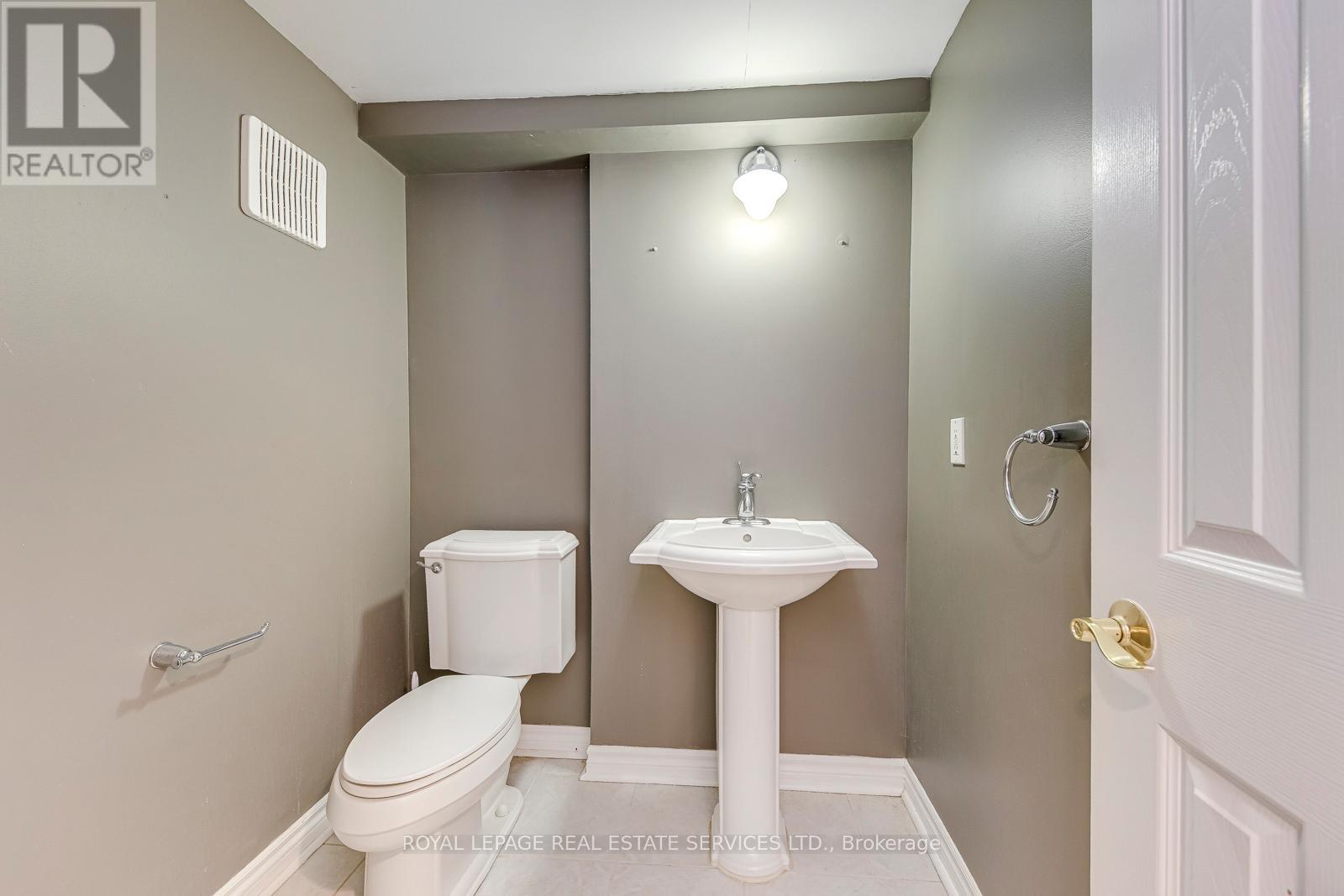 1462 Grand Boulevard, Oakville, Ontario  L6H 3E6 - Photo 48 - W12774316