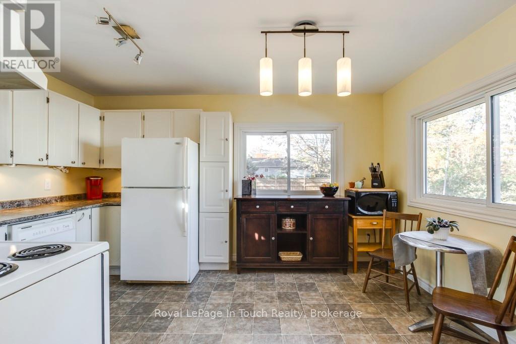 450 Assiniboia Street, Tay (Port Mcnicoll), Ontario  L0K 1R0 - Photo 10 - S12774362