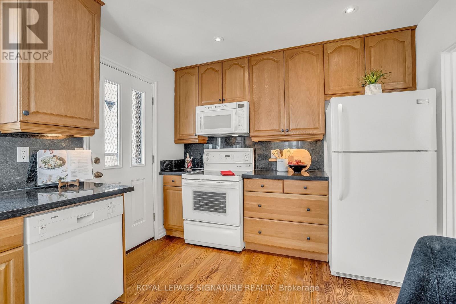 25 Roywood Drive, Toronto, Ontario  M3A 2C7 - Photo 15 - C12774356