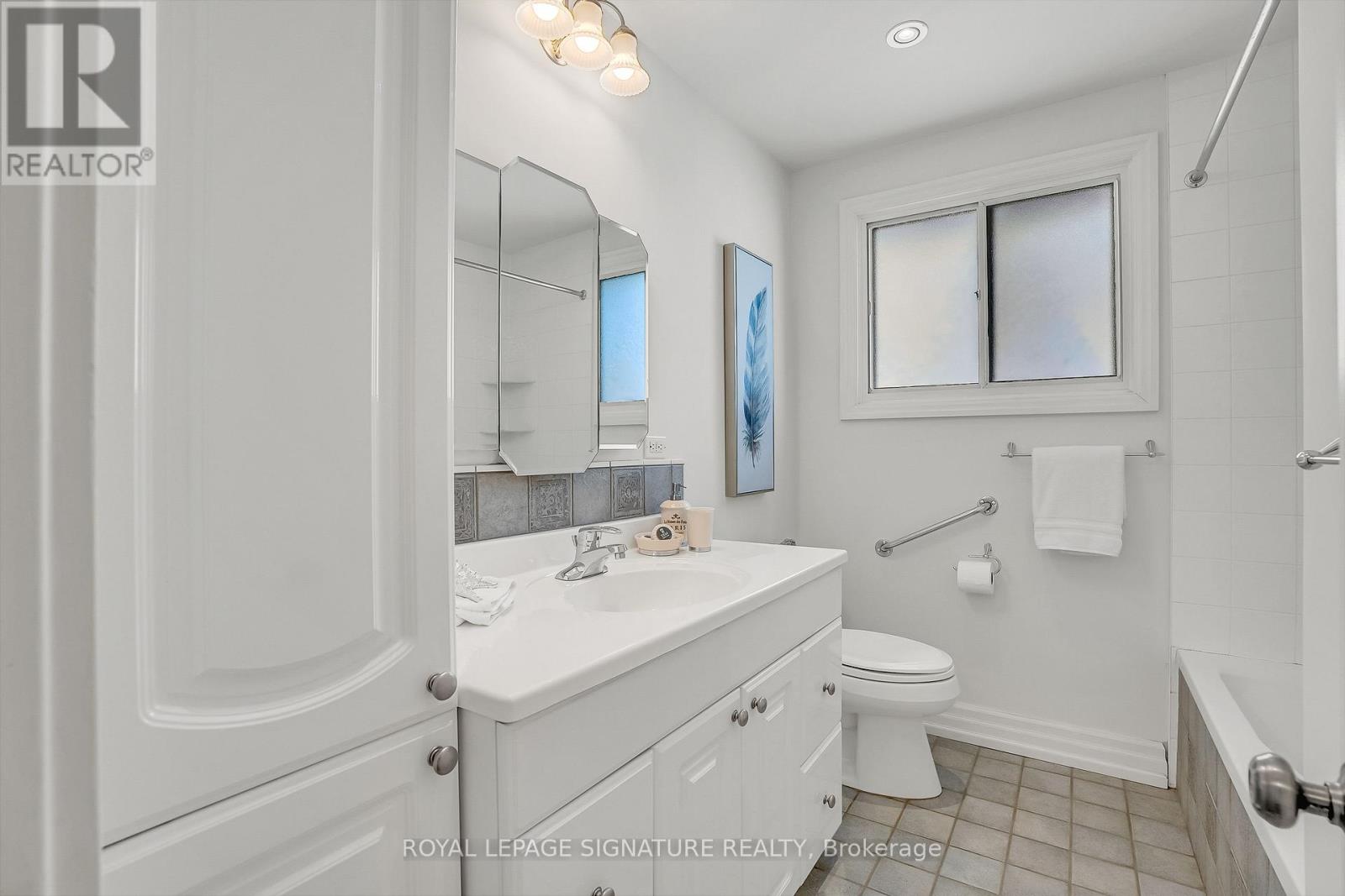 25 Roywood Drive, Toronto, Ontario  M3A 2C7 - Photo 23 - C12774356