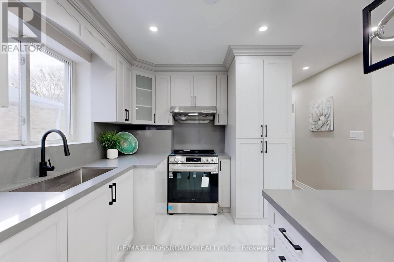 126 Portsdown Road, Toronto, Ontario  M1P 1V5 - Photo 14 - E12774352